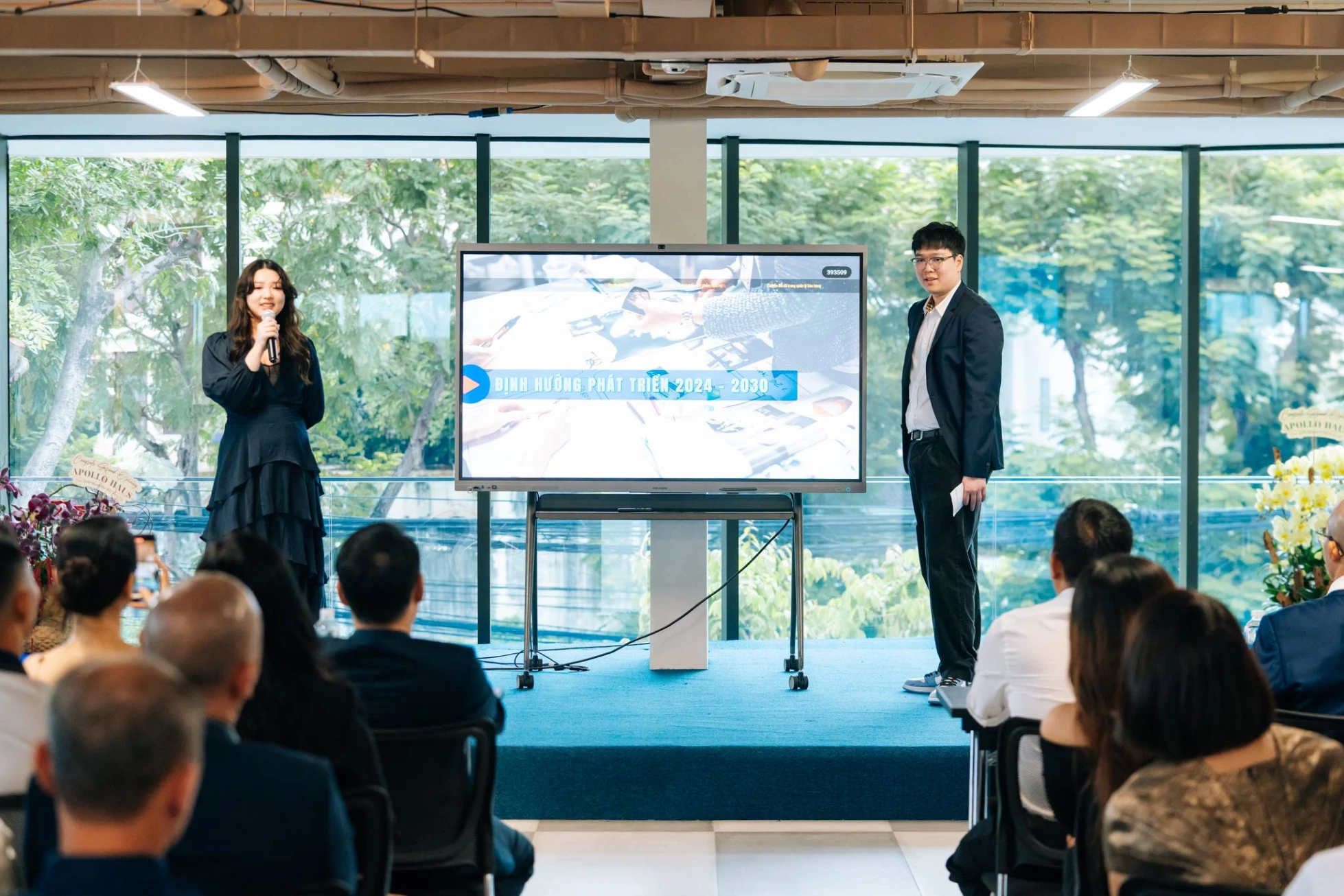 https://static.quochuyanhcorp.vn/17610/2024/Quốc/Apollo Haus/Album ảnh/Khánh thành/khanh-thanh-apollo-haus (66).jpg